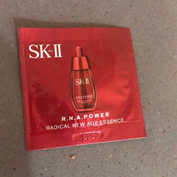 Sk-II RNA Power Essence - Picture 1 of 2